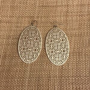 Elegant Gold Filigree Oval Earrings